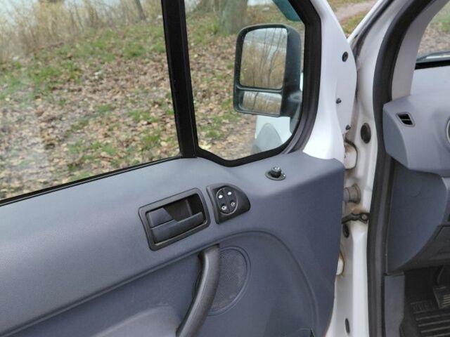 Білий Форд Турнео Коннект, об'ємом двигуна 2 л та пробігом 164 тис. км за 6700 $, фото 13 на Automoto.ua