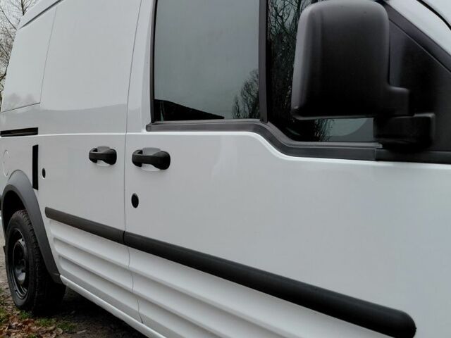 Білий Форд Турнео Коннект, об'ємом двигуна 2 л та пробігом 164 тис. км за 6700 $, фото 4 на Automoto.ua