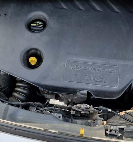 Белый Форд Турнео Коннект, объемом двигателя 1.56 л и пробегом 305 тыс. км за 8500 $, фото 2 на Automoto.ua