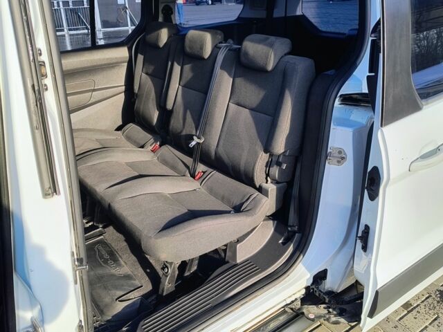 Білий Форд Турнео Коннект, об'ємом двигуна 1.6 л та пробігом 241 тис. км за 9900 $, фото 9 на Automoto.ua