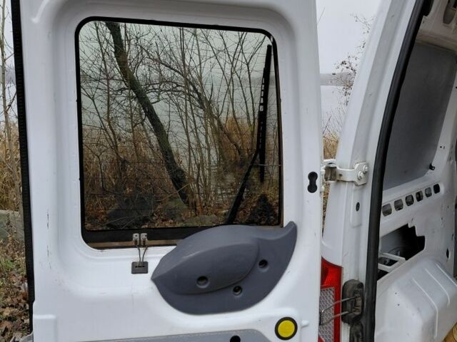 Білий Форд Турнео Коннект, об'ємом двигуна 2 л та пробігом 164 тис. км за 6700 $, фото 10 на Automoto.ua