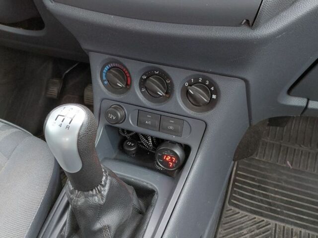 Білий Форд Турнео Коннект, об'ємом двигуна 2 л та пробігом 164 тис. км за 6700 $, фото 7 на Automoto.ua