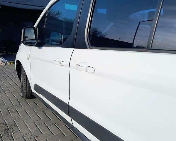 Білий Форд Турнео Коннект, об'ємом двигуна 1.56 л та пробігом 241 тис. км за 9900 $, фото 6 на Automoto.ua