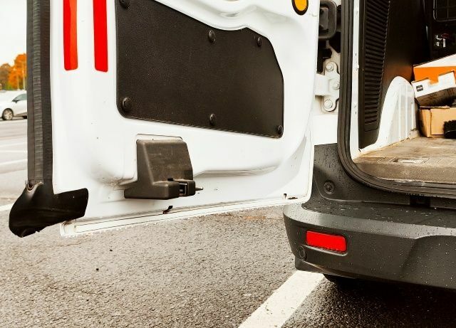 Белый Форд Турнео Коннект, объемом двигателя 1.5 л и пробегом 150 тыс. км за 13500 $, фото 10 на Automoto.ua