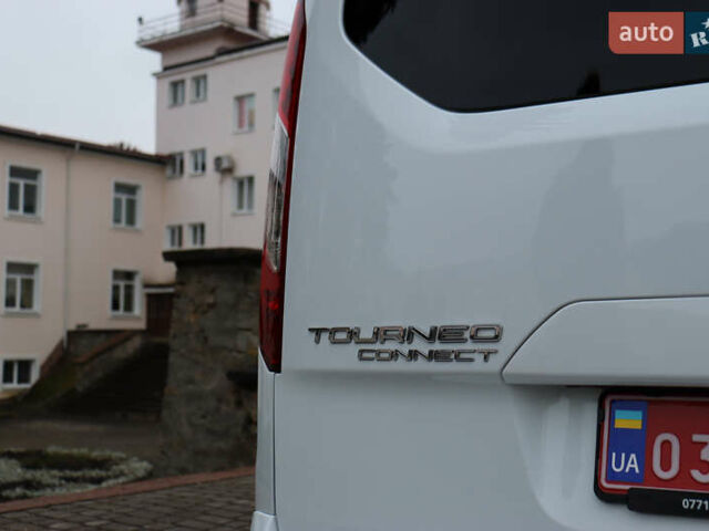 Белый Форд Турнео Коннект, объемом двигателя 1.5 л и пробегом 247 тыс. км за 13199 $, фото 23 на Automoto.ua