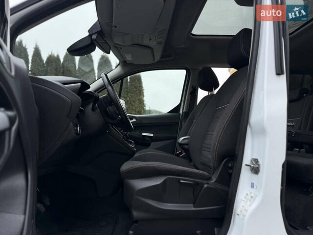 Белый Форд Турнео Коннект, объемом двигателя 1.5 л и пробегом 247 тыс. км за 13199 $, фото 70 на Automoto.ua