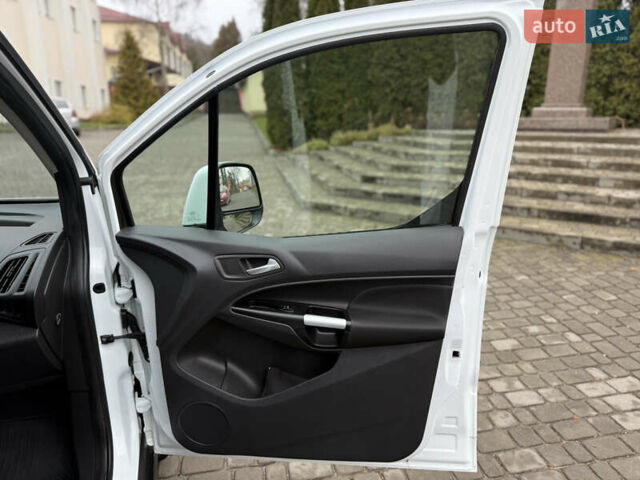 Белый Форд Турнео Коннект, объемом двигателя 1.5 л и пробегом 247 тыс. км за 13199 $, фото 85 на Automoto.ua