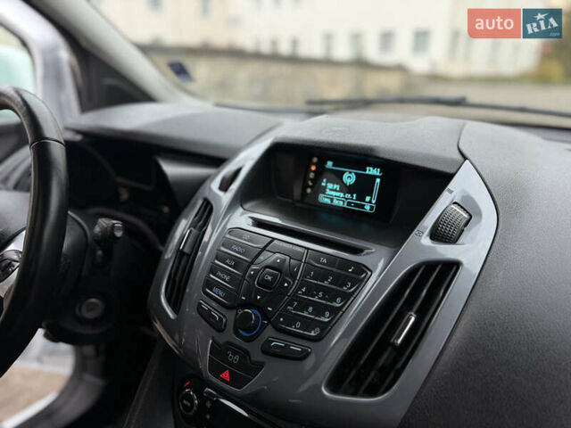 Белый Форд Турнео Коннект, объемом двигателя 1.5 л и пробегом 247 тыс. км за 13199 $, фото 106 на Automoto.ua