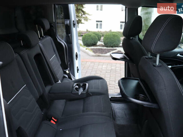 Белый Форд Турнео Коннект, объемом двигателя 1.5 л и пробегом 247 тыс. км за 13199 $, фото 118 на Automoto.ua