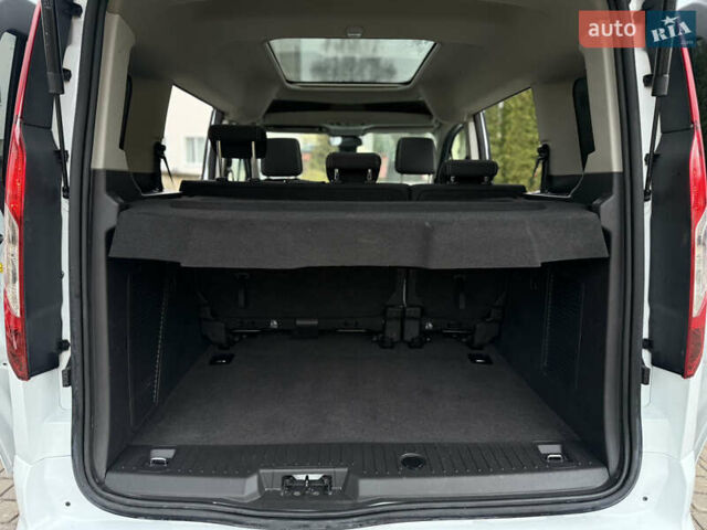 Белый Форд Турнео Коннект, объемом двигателя 1.5 л и пробегом 247 тыс. км за 13199 $, фото 65 на Automoto.ua