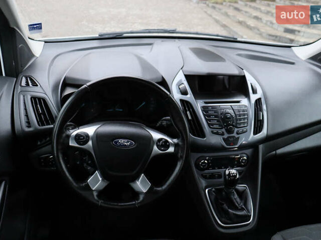 Белый Форд Турнео Коннект, объемом двигателя 1.5 л и пробегом 247 тыс. км за 13199 $, фото 117 на Automoto.ua