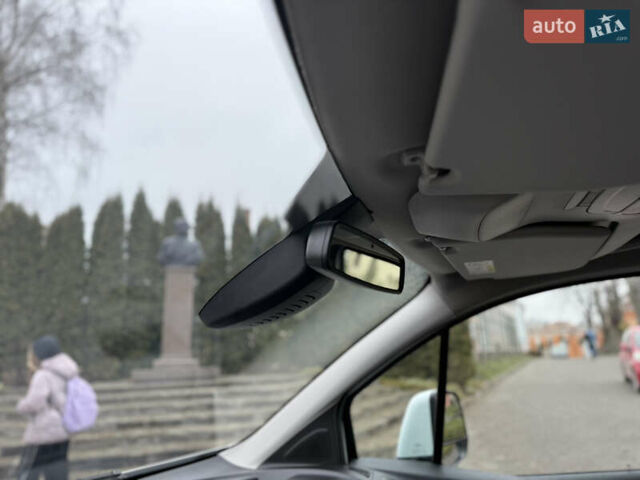 Белый Форд Турнео Коннект, объемом двигателя 1.5 л и пробегом 247 тыс. км за 13199 $, фото 73 на Automoto.ua