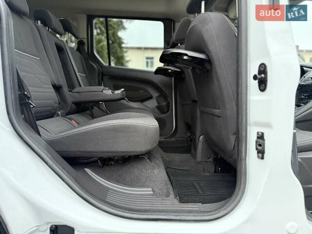 Белый Форд Турнео Коннект, объемом двигателя 1.5 л и пробегом 247 тыс. км за 13199 $, фото 97 на Automoto.ua