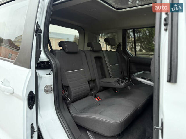 Белый Форд Турнео Коннект, объемом двигателя 1.5 л и пробегом 247 тыс. км за 13199 $, фото 96 на Automoto.ua