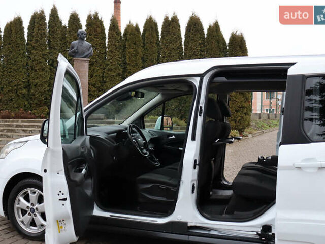 Белый Форд Турнео Коннект, объемом двигателя 1.5 л и пробегом 247 тыс. км за 13199 $, фото 124 на Automoto.ua