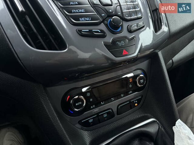 Белый Форд Турнео Коннект, объемом двигателя 1.5 л и пробегом 247 тыс. км за 13199 $, фото 110 на Automoto.ua