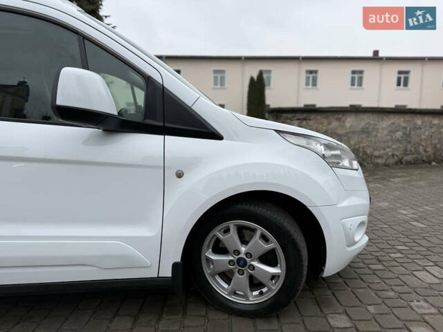 Белый Форд Турнео Коннект, объемом двигателя 1.5 л и пробегом 247 тыс. км за 13199 $, фото 51 на Automoto.ua