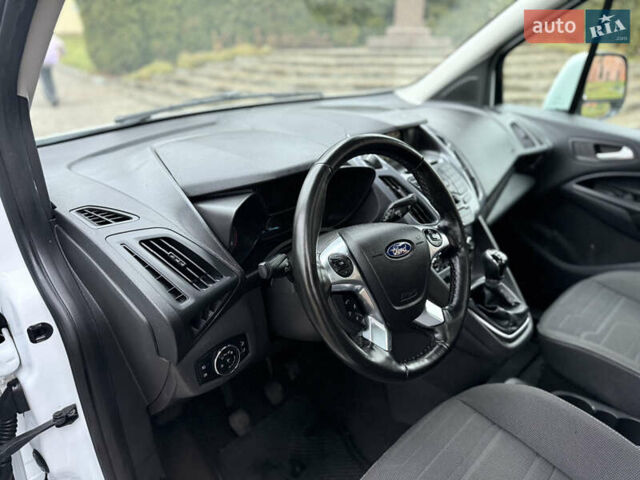 Белый Форд Турнео Коннект, объемом двигателя 1.5 л и пробегом 247 тыс. км за 13199 $, фото 74 на Automoto.ua