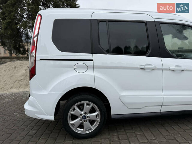 Белый Форд Турнео Коннект, объемом двигателя 1.5 л и пробегом 247 тыс. км за 13199 $, фото 50 на Automoto.ua