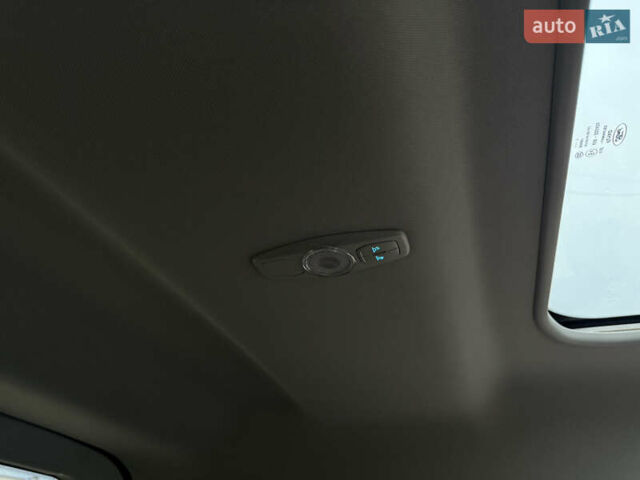 Белый Форд Турнео Коннект, объемом двигателя 1.5 л и пробегом 247 тыс. км за 13199 $, фото 100 на Automoto.ua