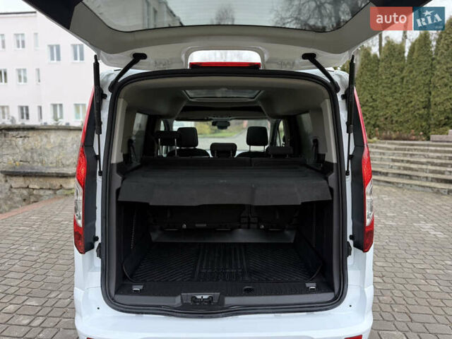 Белый Форд Турнео Коннект, объемом двигателя 1.5 л и пробегом 247 тыс. км за 13199 $, фото 42 на Automoto.ua