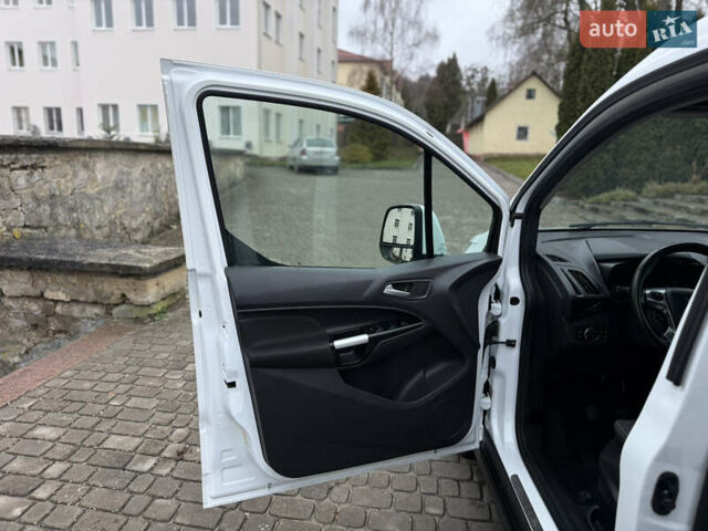 Белый Форд Турнео Коннект, объемом двигателя 1.5 л и пробегом 247 тыс. км за 13199 $, фото 67 на Automoto.ua