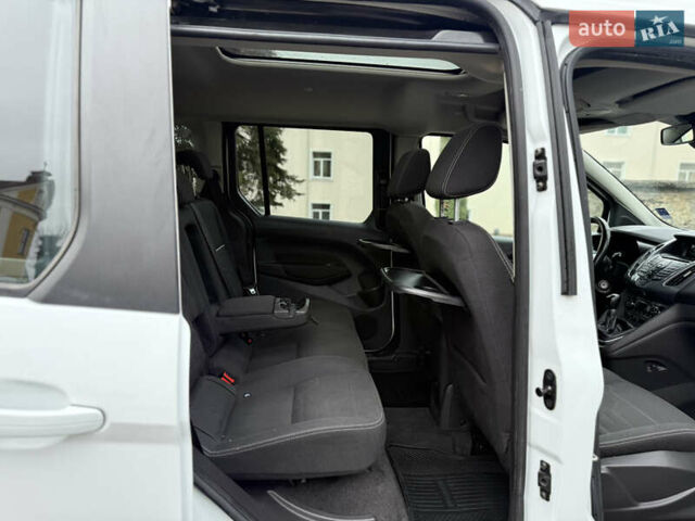 Белый Форд Турнео Коннект, объемом двигателя 1.5 л и пробегом 247 тыс. км за 13199 $, фото 93 на Automoto.ua