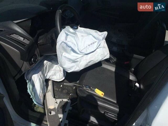 Белый Форд Турнео Коннект, объемом двигателя 2 л и пробегом 135 тыс. км за 14000 $, фото 23 на Automoto.ua