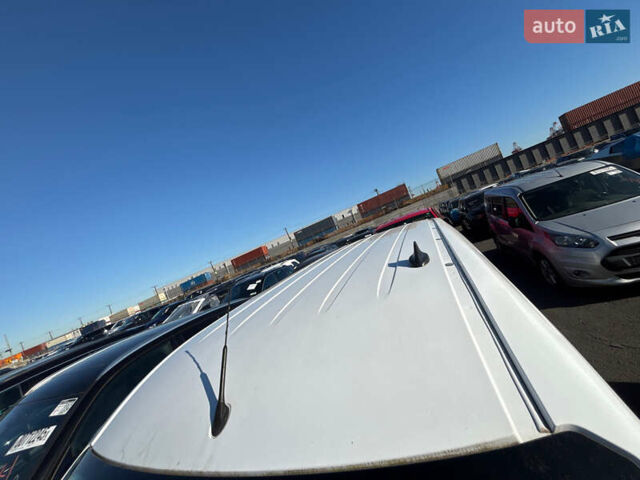 Белый Форд Турнео Коннект, объемом двигателя 2 л и пробегом 190 тыс. км за 10000 $, фото 6 на Automoto.ua