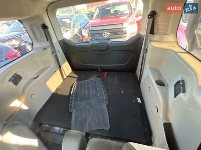 Белый Форд Турнео Коннект, объемом двигателя 2 л и пробегом 190 тыс. км за 10000 $, фото 11 на Automoto.ua