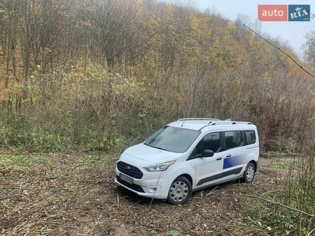 Белый Форд Турнео Коннект, объемом двигателя 2 л и пробегом 135 тыс. км за 14000 $, фото 15 на Automoto.ua