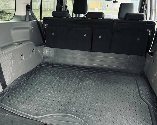 Белый Форд Турнео Коннект, объемом двигателя 1.5 л и пробегом 181 тыс. км за 16900 $, фото 10 на Automoto.ua