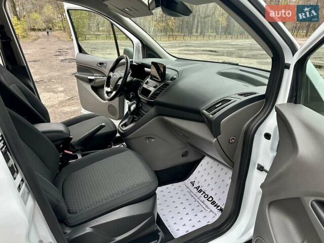 Белый Форд Турнео Коннект, объемом двигателя 1.5 л и пробегом 134 тыс. км за 17499 $, фото 34 на Automoto.ua