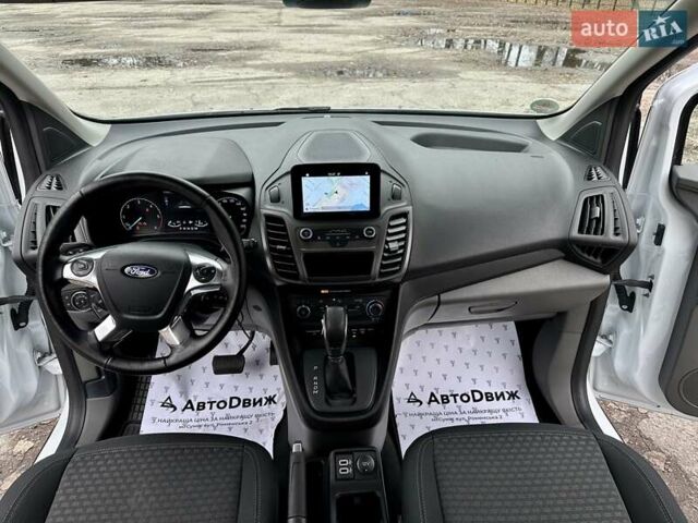 Белый Форд Турнео Коннект, объемом двигателя 1.5 л и пробегом 134 тыс. км за 17499 $, фото 53 на Automoto.ua