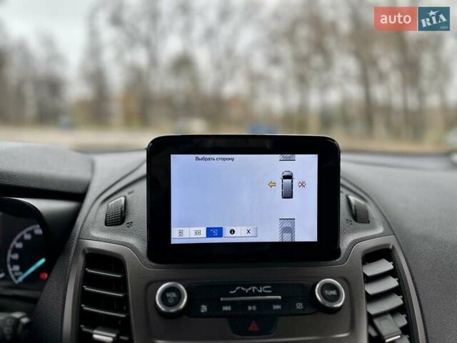Белый Форд Турнео Коннект, объемом двигателя 1.5 л и пробегом 134 тыс. км за 17499 $, фото 30 на Automoto.ua
