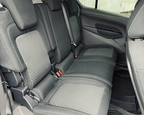 Белый Форд Турнео Коннект, объемом двигателя 1.5 л и пробегом 181 тыс. км за 16900 $, фото 9 на Automoto.ua