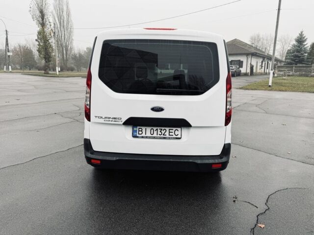 Білий Форд Турнео Коннект, об'ємом двигуна 1.5 л та пробігом 181 тис. км за 16900 $, фото 3 на Automoto.ua