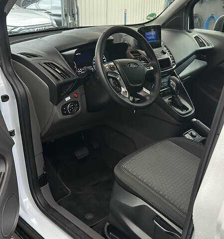 Белый Форд Турнео Коннект, объемом двигателя 1.5 л и пробегом 23 тыс. км за 19446 $, фото 6 на Automoto.ua