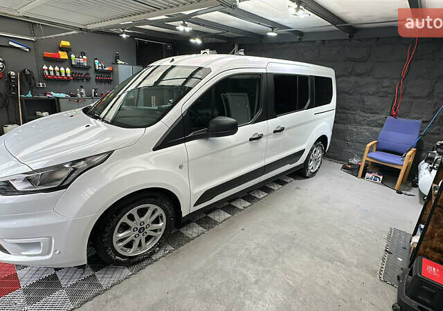 Белый Форд Турнео Коннект, объемом двигателя 1.5 л и пробегом 23 тыс. км за 19446 $, фото 1 на Automoto.ua