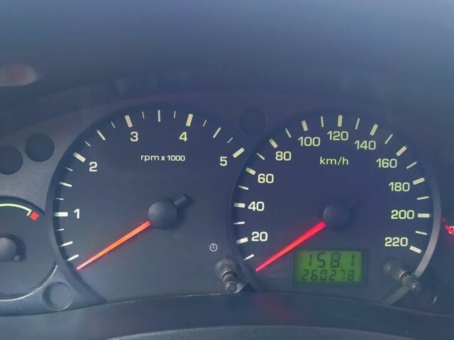 Білий Форд Турнео Коннект, об'ємом двигуна 1.8 л та пробігом 260 тис. км за 4000 $, фото 2 на Automoto.ua