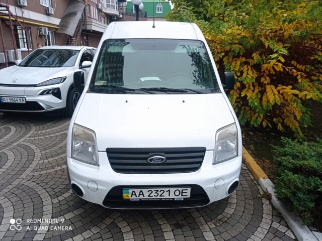 Белый Форд Турнео Коннект, объемом двигателя 1.8 л и пробегом 130 тыс. км за 4600 $, фото 4 на Automoto.ua