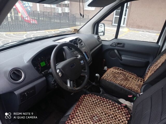 Белый Форд Турнео Коннект, объемом двигателя 1.8 л и пробегом 130 тыс. км за 4600 $, фото 8 на Automoto.ua