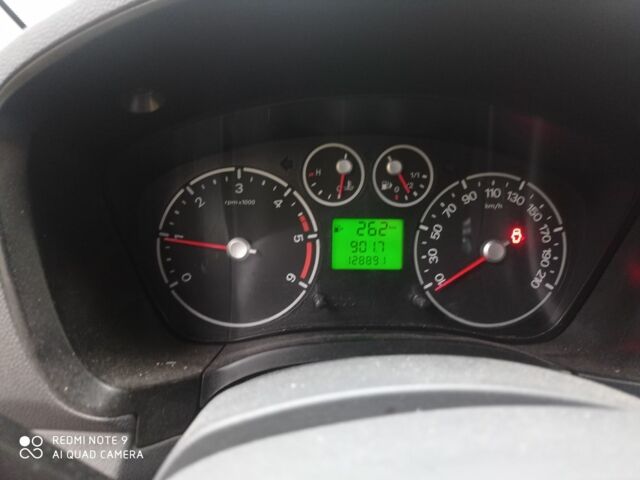 Белый Форд Турнео Коннект, объемом двигателя 1.8 л и пробегом 130 тыс. км за 4600 $, фото 5 на Automoto.ua