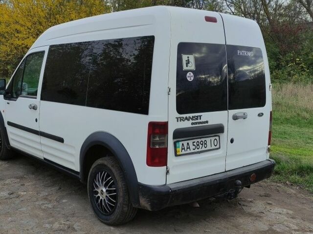 Белый Форд Турнео Коннект, объемом двигателя 1.8 л и пробегом 300 тыс. км за 3800 $, фото 2 на Automoto.ua