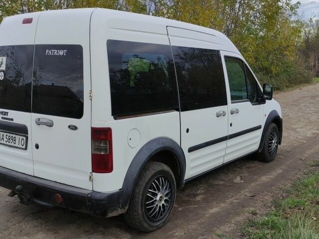 Белый Форд Турнео Коннект, объемом двигателя 1.8 л и пробегом 300 тыс. км за 3800 $, фото 3 на Automoto.ua