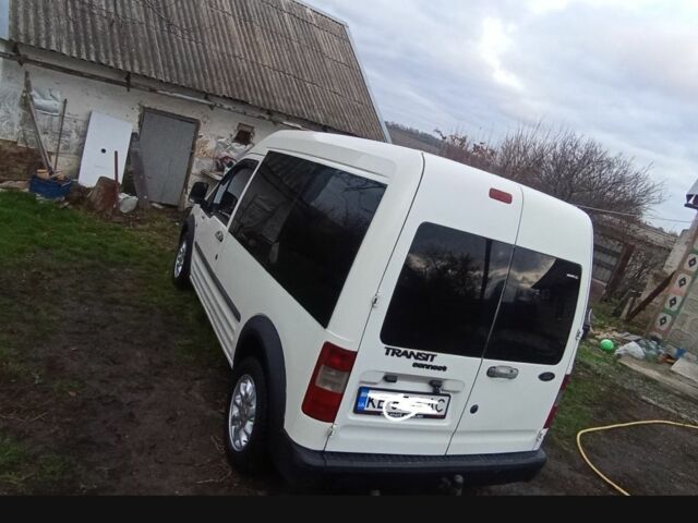 Белый Форд Турнео Коннект, объемом двигателя 0 л и пробегом 313 тыс. км за 4500 $, фото 3 на Automoto.ua