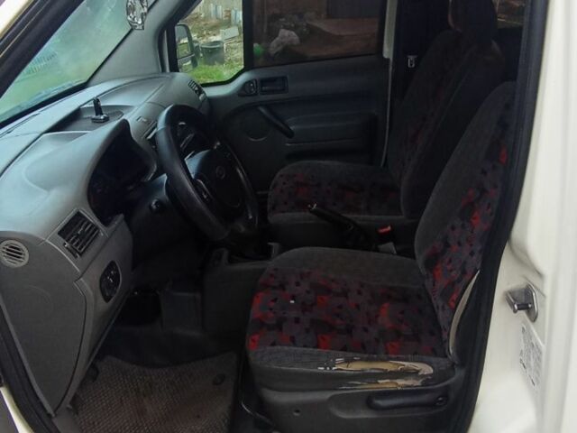 Белый Форд Турнео Коннект, объемом двигателя 0 л и пробегом 313 тыс. км за 4500 $, фото 5 на Automoto.ua