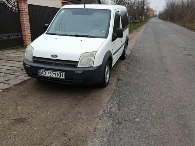 Белый Форд Турнео Коннект, объемом двигателя 1.8 л и пробегом 210 тыс. км за 3800 $, фото 4 на Automoto.ua