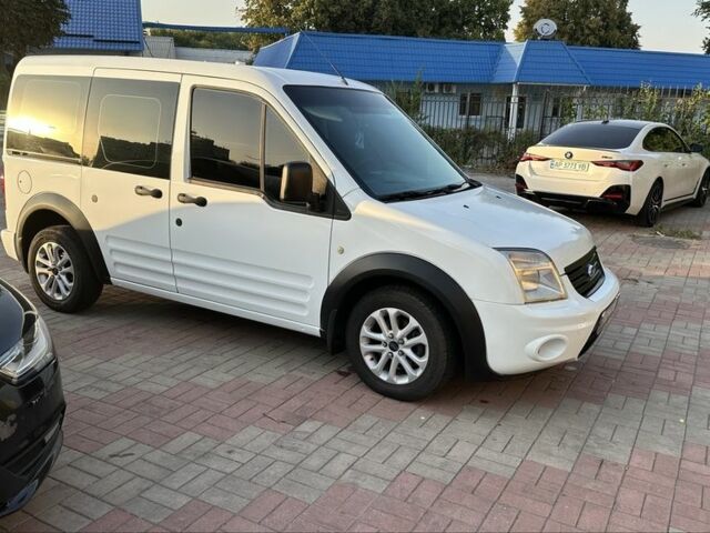 Белый Форд Турнео Коннект, объемом двигателя 1.8 л и пробегом 216 тыс. км за 5599 $, фото 4 на Automoto.ua