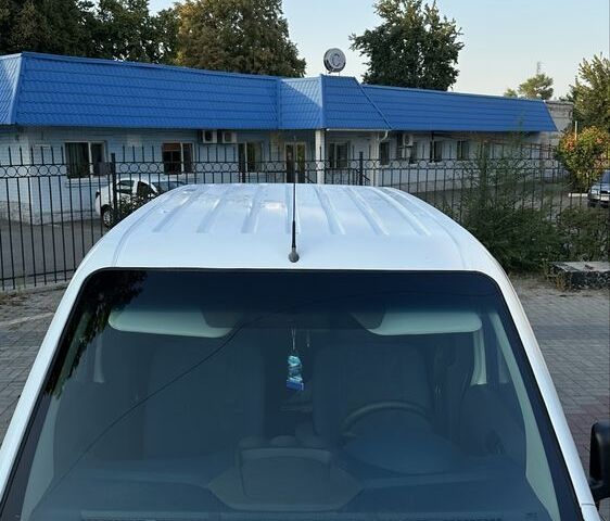Белый Форд Турнео Коннект, объемом двигателя 1.8 л и пробегом 350 тыс. км за 6100 $, фото 5 на Automoto.ua